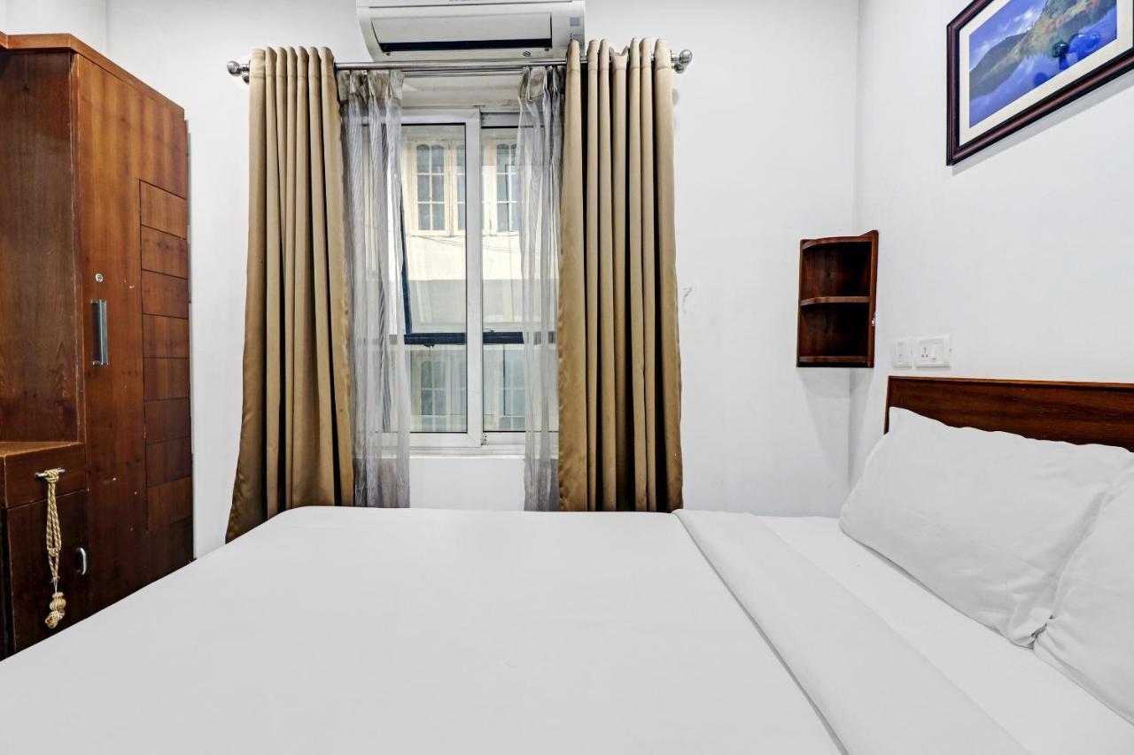 Oyo Townhouse 595 Majestic Inn Kochi Esterno foto