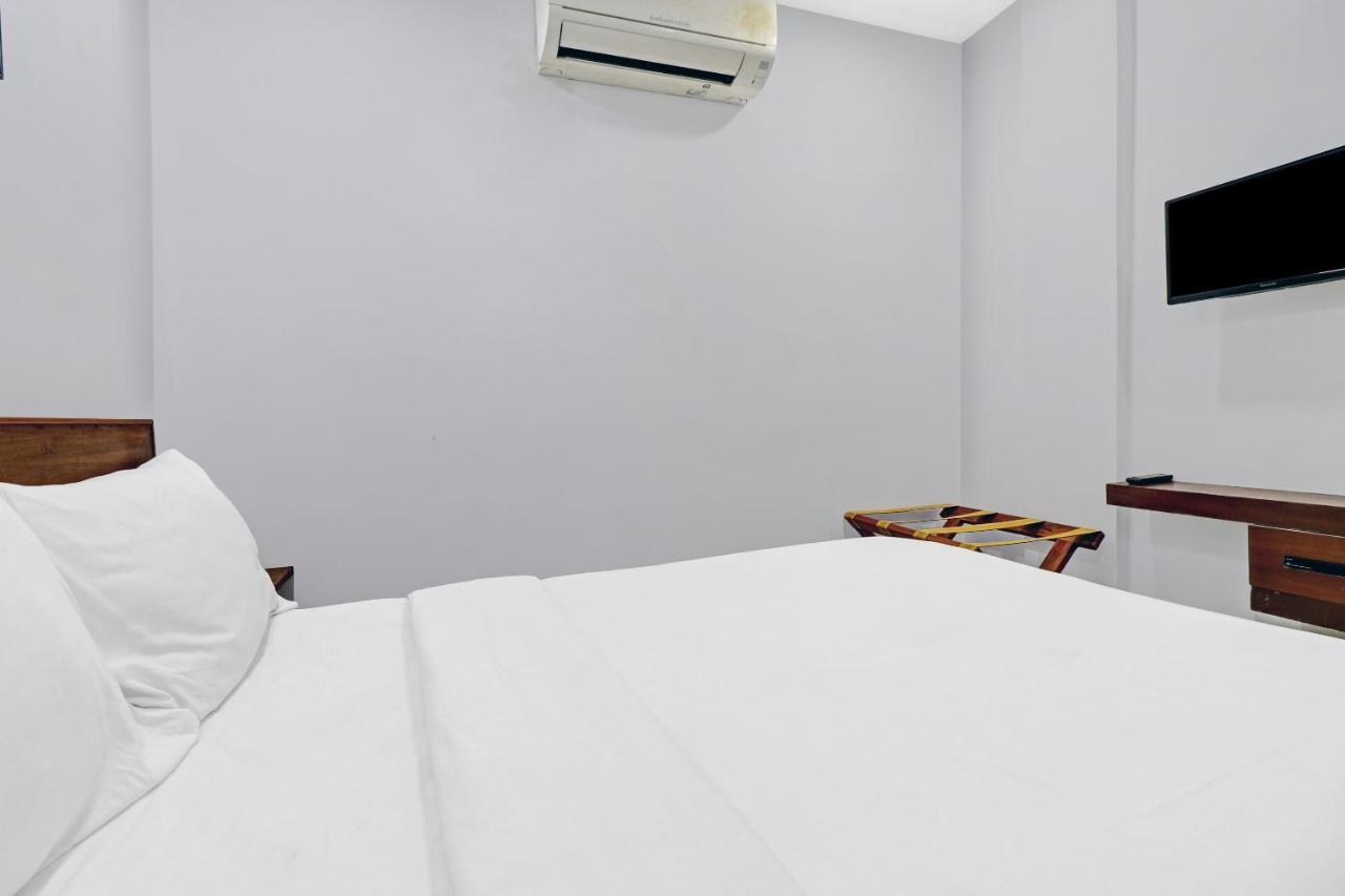 Oyo Townhouse 595 Majestic Inn Kochi Esterno foto