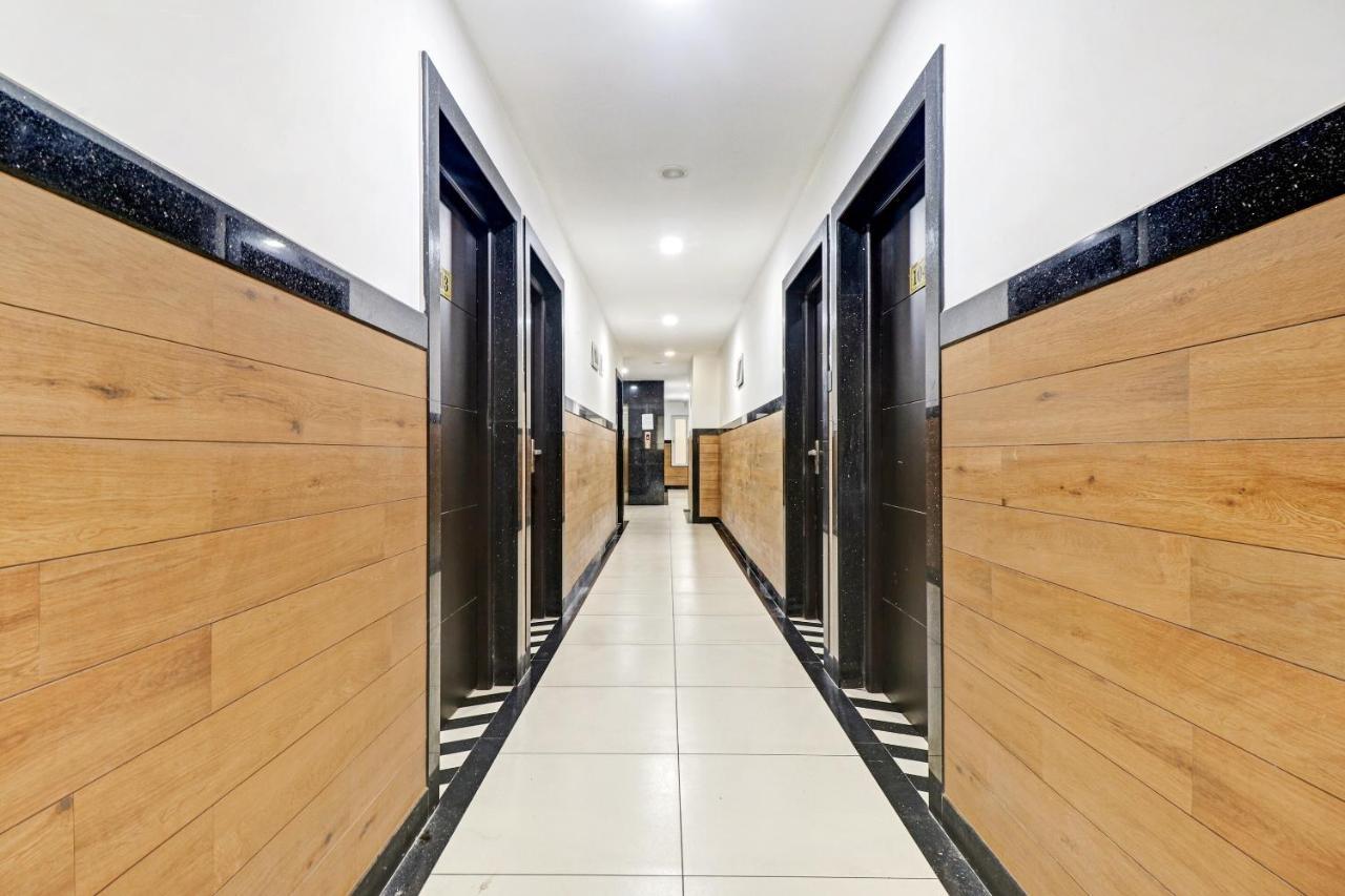 Oyo Townhouse 595 Majestic Inn Kochi Esterno foto